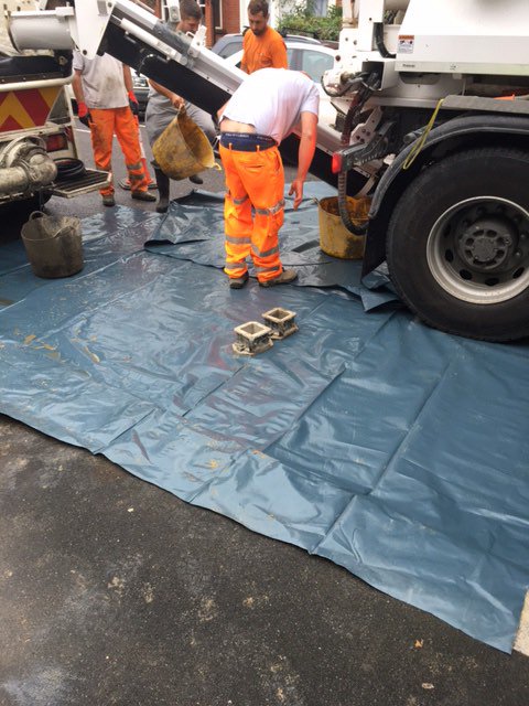 dropboxbasement's tweet image. Thankyou @Mister_Concrete for a good days work on our project in LondonSW16 #basementspecialists #dropboxbasement