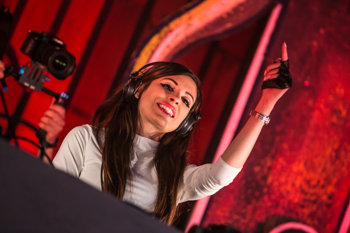 Dj_AniMe's tweet photo. Happy at #DEFQON1 😃🔊
★
#djanime
#DQ17 https://t.co/IY2pPYpKWn