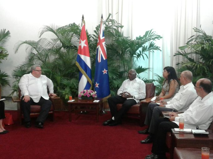 Cuban Vice-President Valdes Mesa and the Minister for Foreign Affairs of New Zealand.