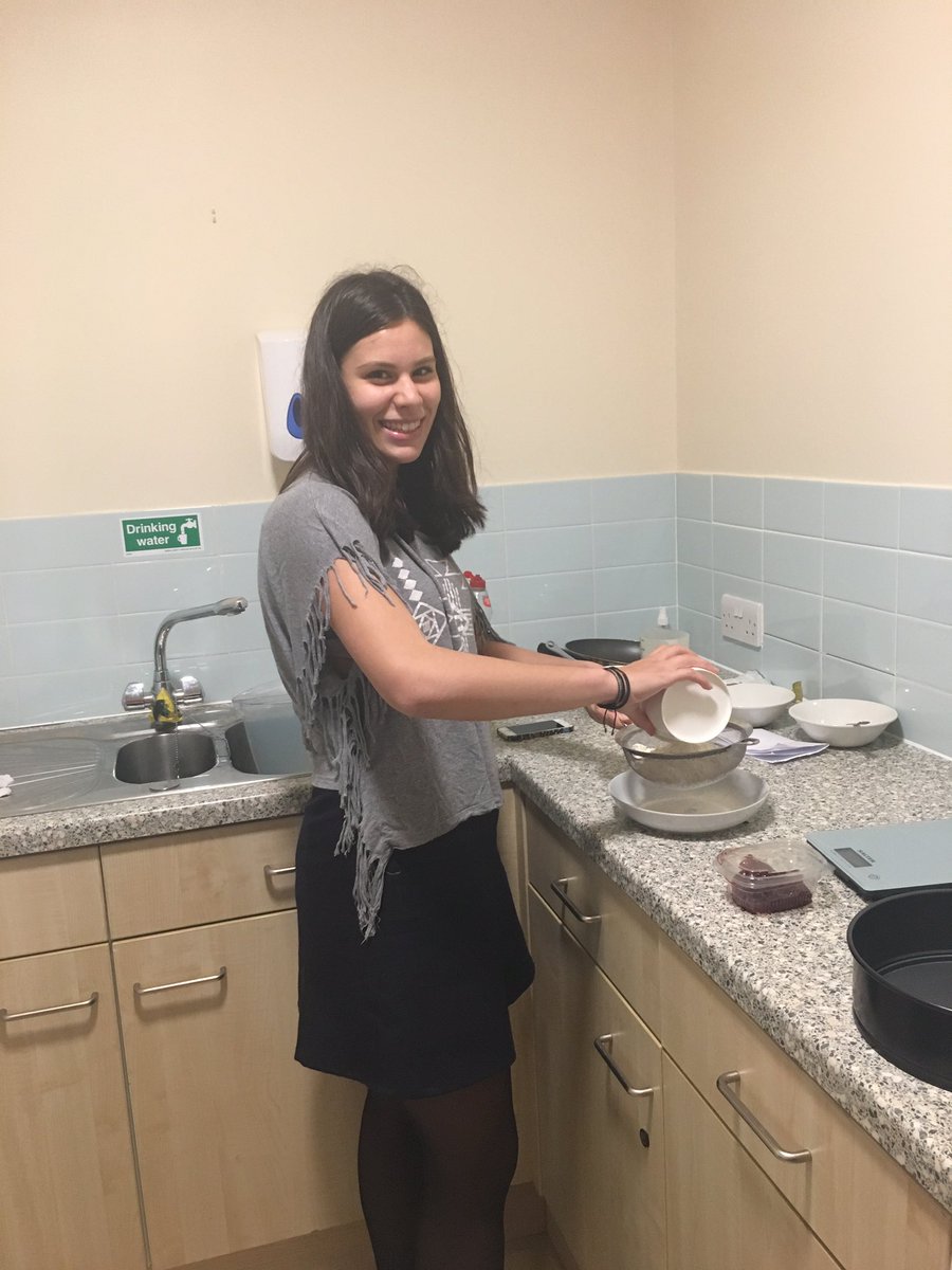 ColvinHouse's tweet photo. The Colvin bake-off offering! #victoriasponge #delicious https://t.co/vXRYqFTRjd