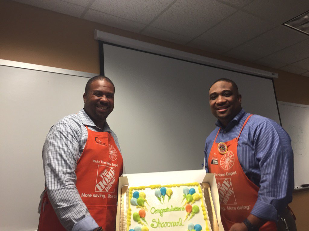 Lorrainbutler's tweet photo. Que congratulating Sharmarl on his promotion to RDME!  @MAEngagement @JohnRolison @Sharmarl_King https://t.co/ZdIiBQUbjN