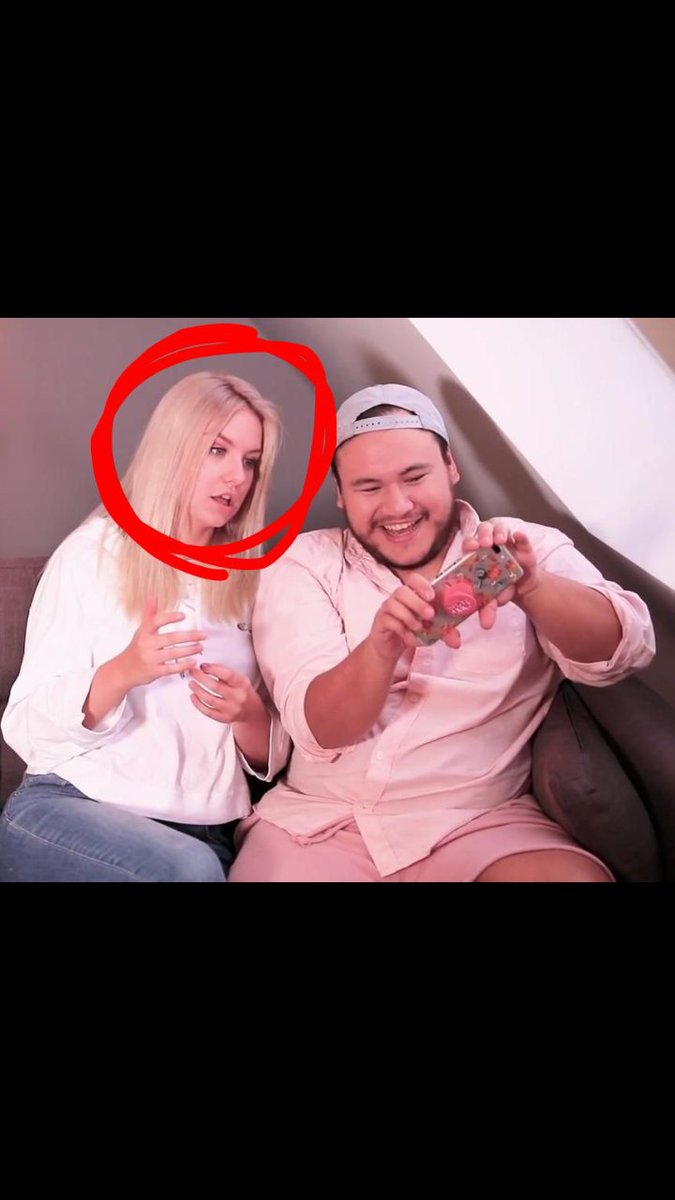 juliaxschnubbi's tweet photo. @MissesVlog 
ACHSO GEHT DAS https://t.co/O40YlqdqwQ
