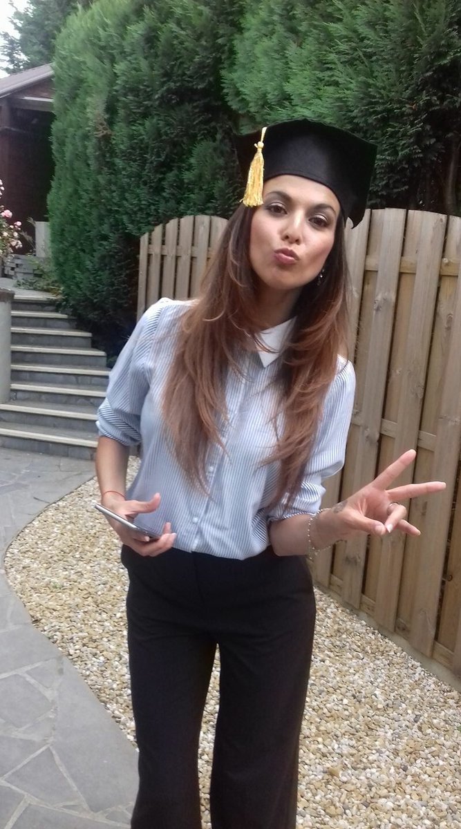 Serena_Source's tweet photo. Encore une fois félicitation pour ta réussite @SFOFFICIEL ❤️ Fête bien cela 🎉🎉 https://t.co/H7CT1OyRIA