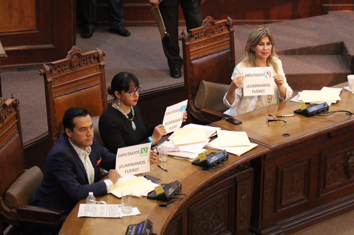 willy_schz's tweet photo. Hoy #Coahuila dice SI a la eliminación del fuero, TU voz SI es escuchada! #CongresoEliminóFuero #DiputadosPRIaFavor @EnriqueOchoaR https://t.co/oDVTpeyEXD