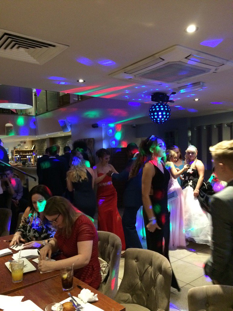 TopVAcademy's tweet photo. Prom 2017 https://t.co/eQcSZ646lM