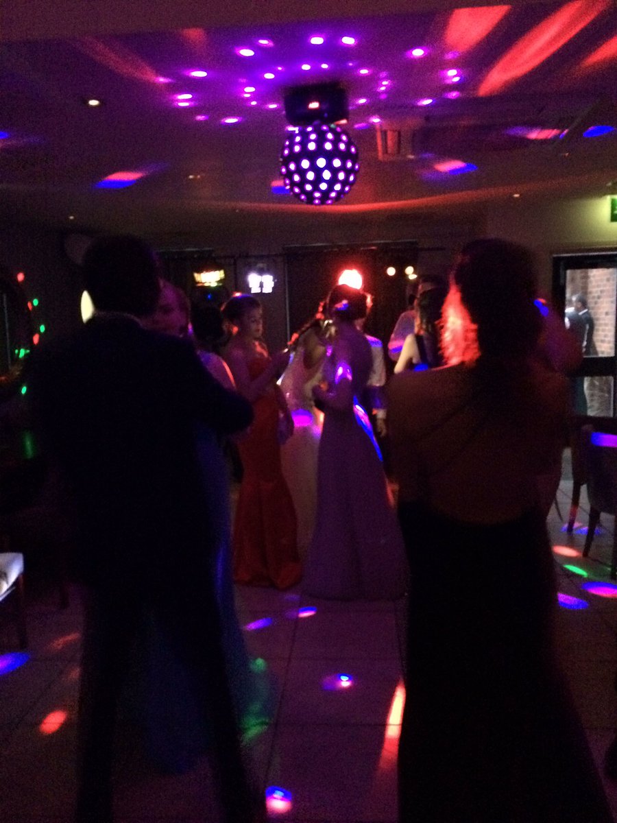 TopVAcademy's tweet photo. Prom 2017 https://t.co/rFtWCo8s1B
