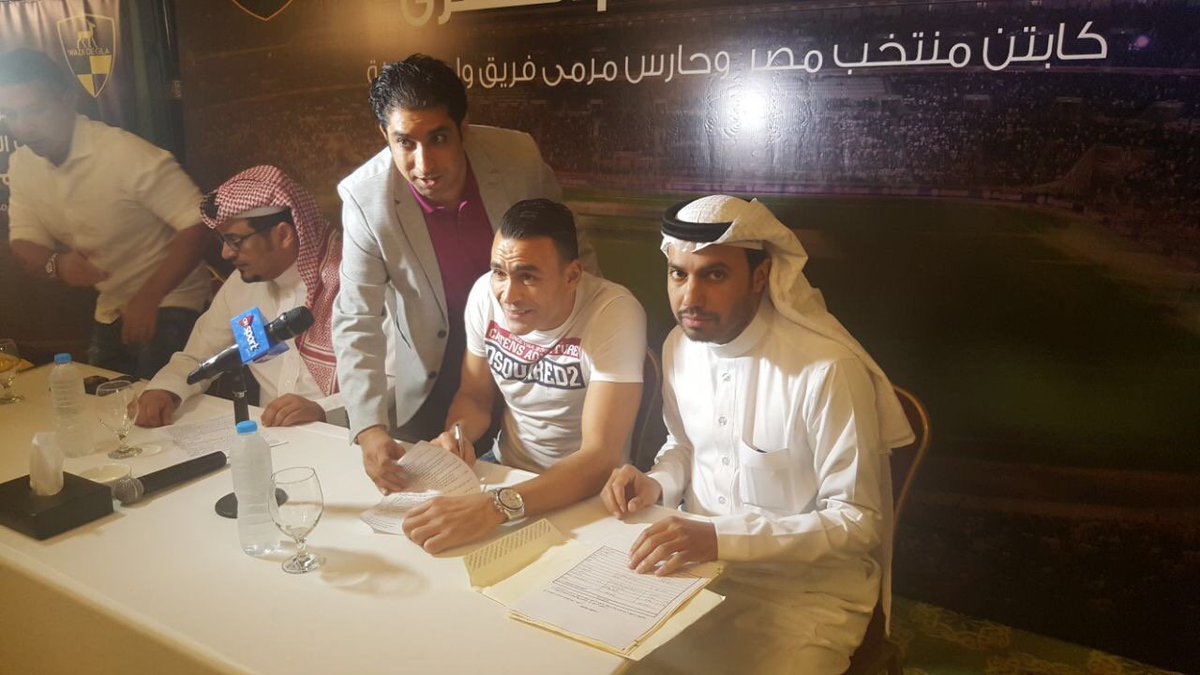 Yosuke サウジアラビア1部リーグのアル ターウンfcがエジプト プレミアリーグのワーディー デグラscからエジプト代表gkエサム エル ハダリ 44 を獲得した模様 来シーズンから外国人gkが解禁されるサウジアラビアリーグにとって 史上初の外国人gk