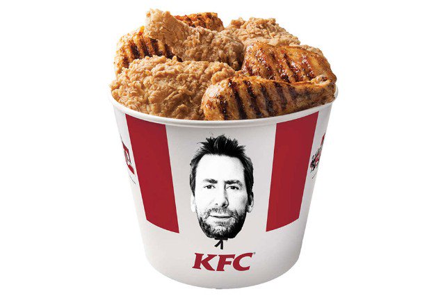 SPIN's tweet photo. Slipknot singer says Nickelback’s Chad Kroeger “is to rock what KFC is to chicken” https://t.co/jQrk7MecjG https://t.co/fKz3YzvtMn
