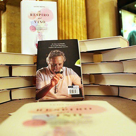 OnavTrapani's tweet photo. Vi parlerò di quel profumo coinvolgente, di quel suo respiro trattenuto, al quale è impossibile opporre resistenza… https://t.co/CkOfoiV08Q https://t.co/WkQjbhGKDb