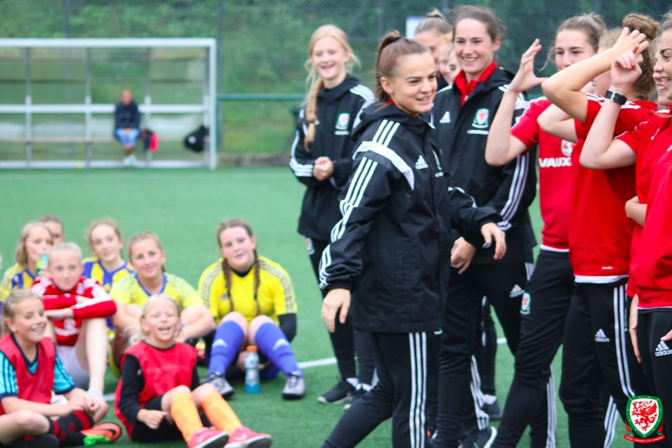 FAW_Womens's tweet photo. 📸 Take a look back at today's Wales Women's U19 squad club visit at @treowengirlsfc.

👀 FAWTV feature coming soon.

#TogetherStronger https://t.co/kKIJeaqOyh