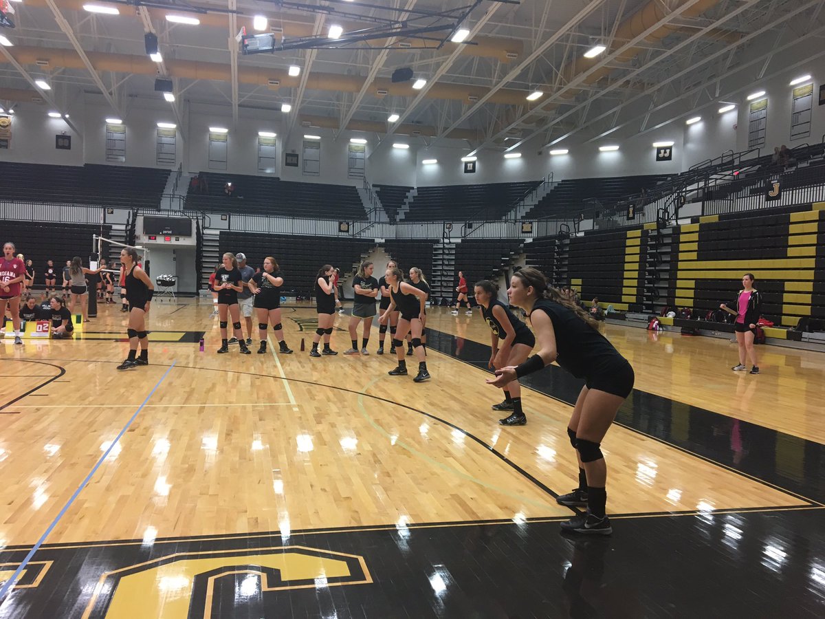 LoogooteeVball tweet picture