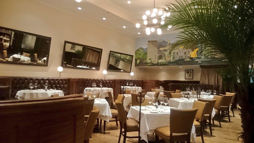 ThePalmMx's tweet photo. Que la #tormenta no te amargue el día, si estás en #Polanco ven a disfrutar nuestros cortes Premium, langostas y postres con #PalmStyle 🌴 https://t.co/VXvnRn0yyd
