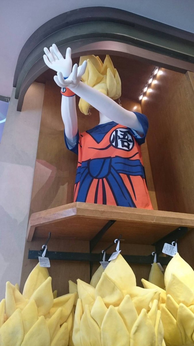 Osakabobファミリー 公式 ユニバーサル ジャンプ サマー ドラゴンボールのグッズ 定番のタオルやtシャツはもちろん サイヤ人の頭やカリン様印の仙豆も 大阪てくてく Usj ユニバ ドラゴンボール