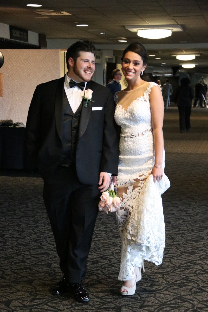 happy birthday bob! enjoy these prom pics!! 😋💘