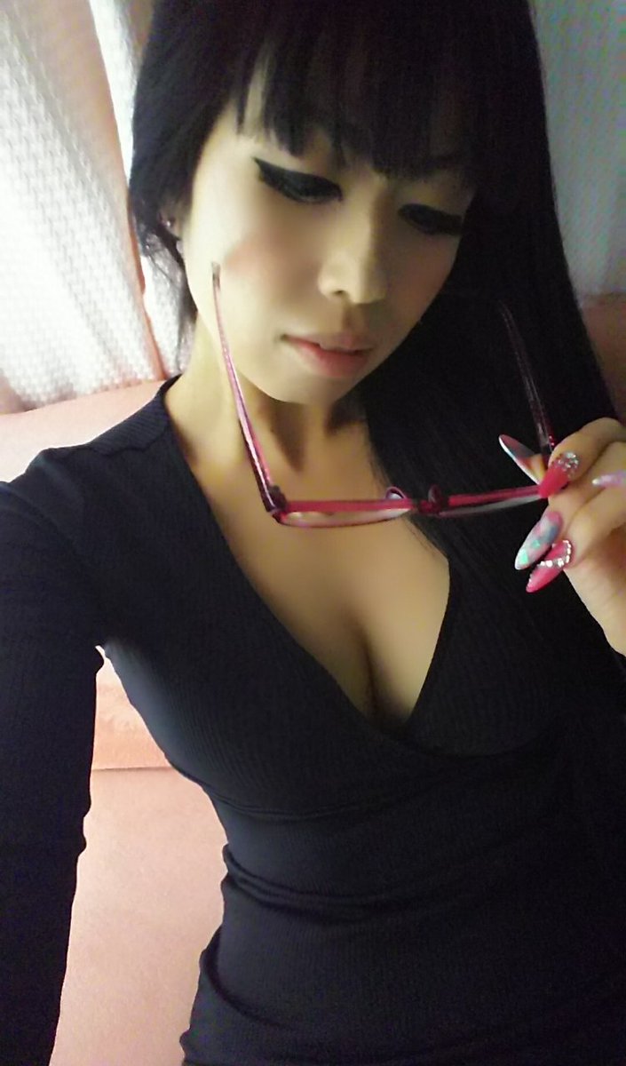 さつき Av女優 En Twitter 谷間とメガネと私 W 会えるav女優 拡散希望