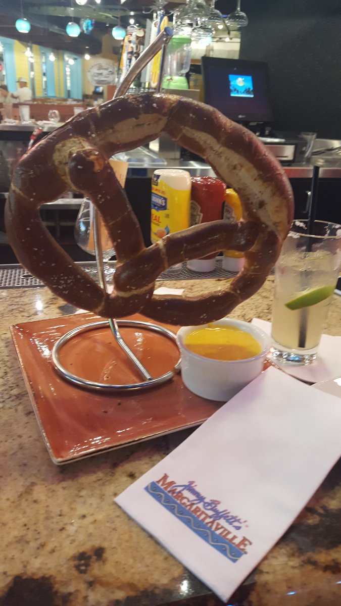 PaulDanelski's tweet photo. Now that's a pretzel! @Margaritaville @moa @Margarillas https://t.co/ev2bE8KuSS