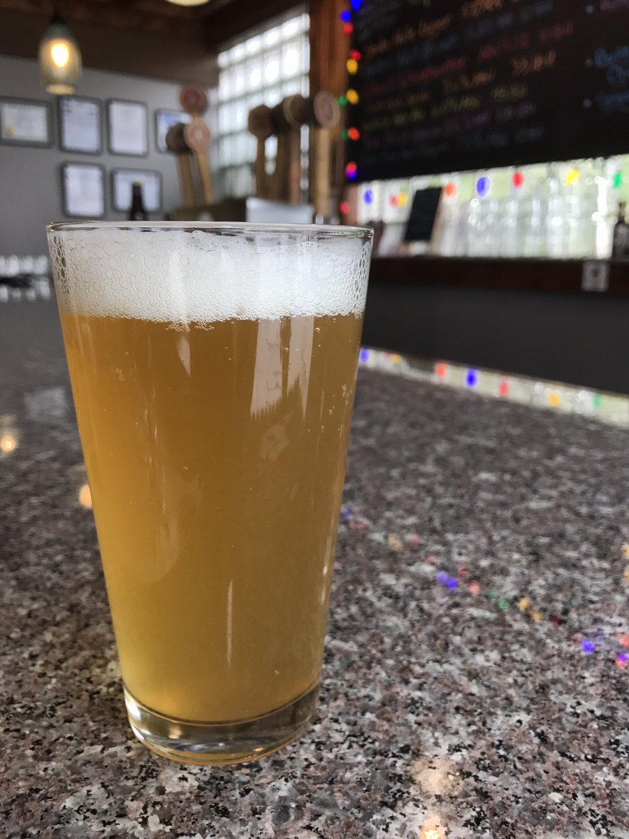 ChestnutBrews's tweet photo. New session SMaSH available at taproom! Golden Promise malt and Amarillo hops! #simpleand delicious https://t.co/gtKo7PWPKc