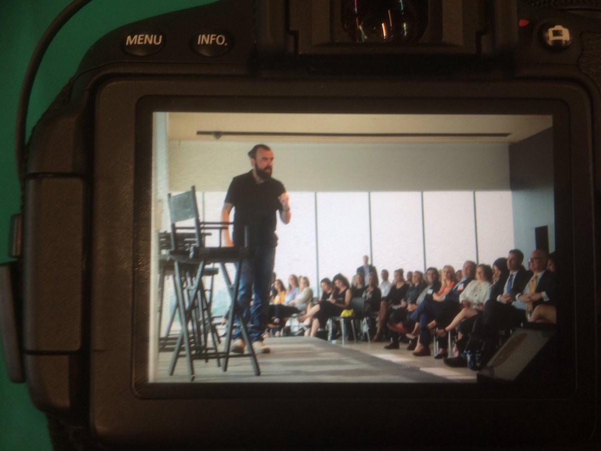 He's killing it talking about #InfluencerMarketing <a href="/unmarketing/">Scott Stratten</a> re: <a href="/TASSIMOCanada/">TASSIMO Canada</a> <a href="/Cision/">Cision</a> #cisionworldtour "Everyone gets a Tassimo" lols