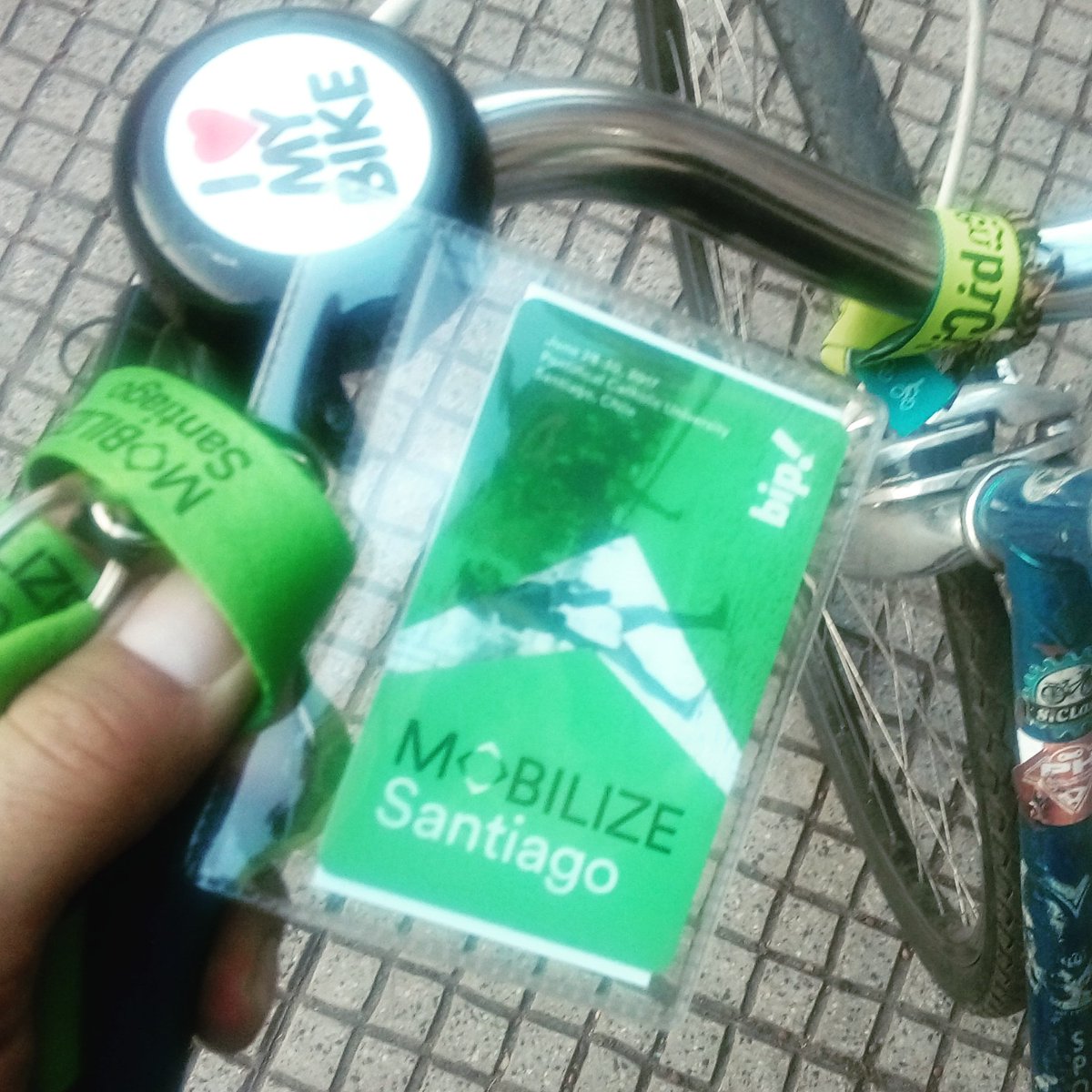 Bici_paseos's tweet photo. Gran recorrido x #infra ciclista junto a expertos del mundo. #MobilizeStgo gran oportunidad para dialogar entre #ciudades. @ITDP @Muni_Stgo https://t.co/BVIVZHDxOw
