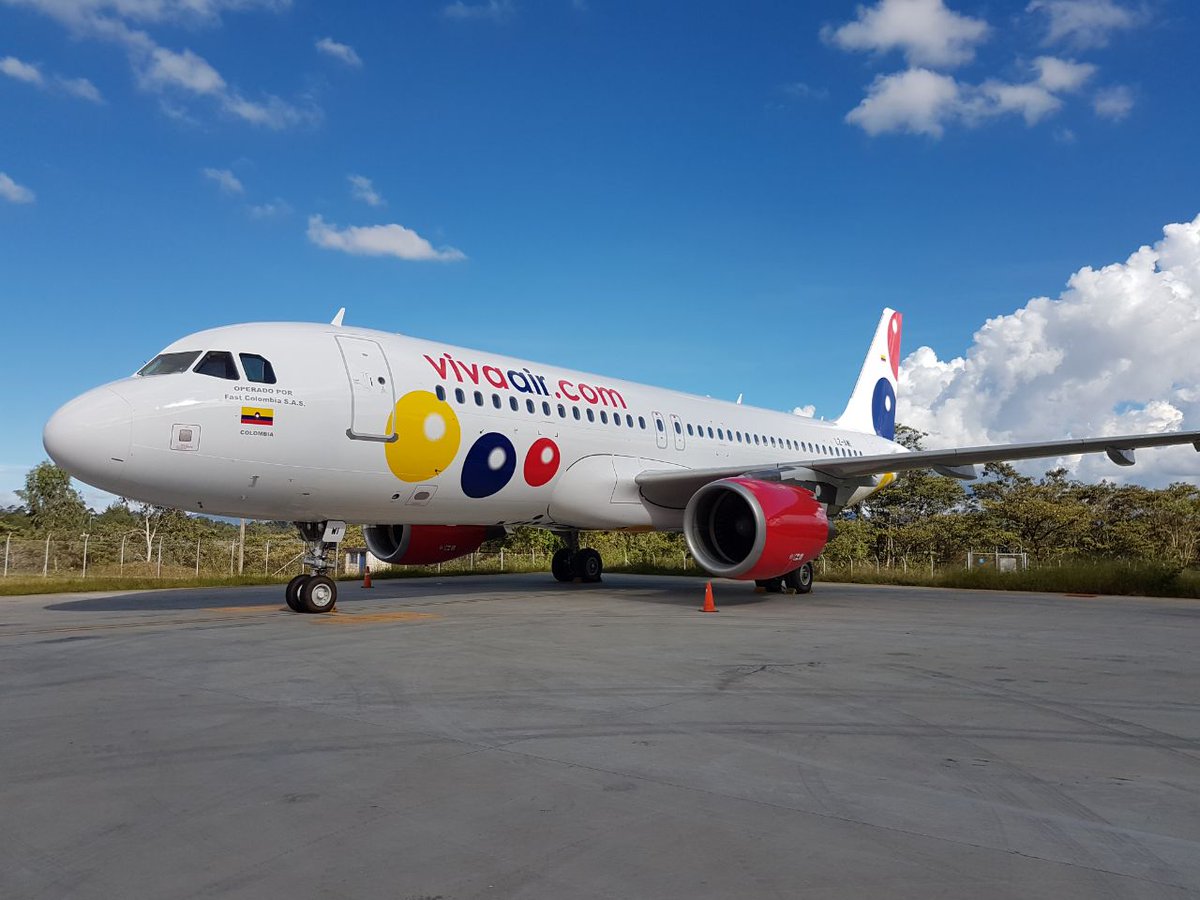 VivaAirCol's tweet photo. Le damos la bienvenida a nuestro avión #12 y el primero con https://t.co/rx0KDuvCvQ para seguir creciendo en Latinoamérica ❤️��️ https://t.co/udRbY0kkOk