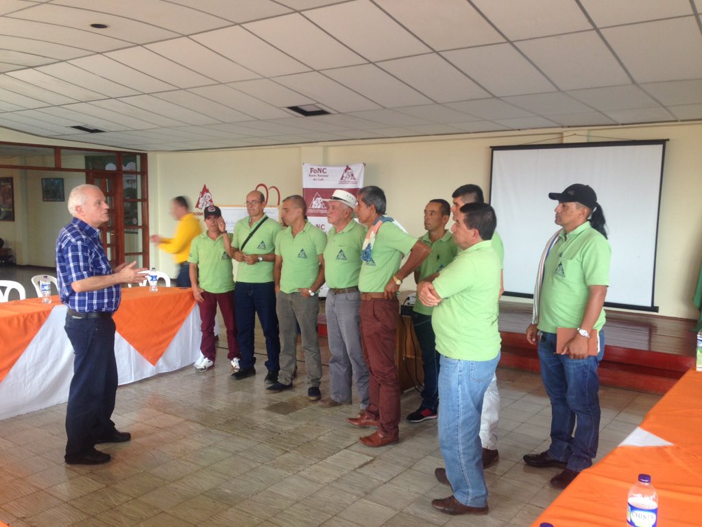 marcelosalazarv's tweet photo. Continuamos nuestras giras gremiales hoy comités de cafeteros Belalcazar San Jose y viterbo #brindoconuncafe @FedeCafeteros https://t.co/QE5eEuptxL