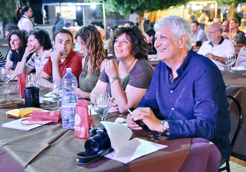 MilenaLazzaroni's tweet photo. Sembra che sia io che #RobertoLepori abbiamo visto la #luce ...invece no chissà che ci stavi dicendo @tinto1976? #Inycon #Menfi https://t.co/e01u8fEw1s