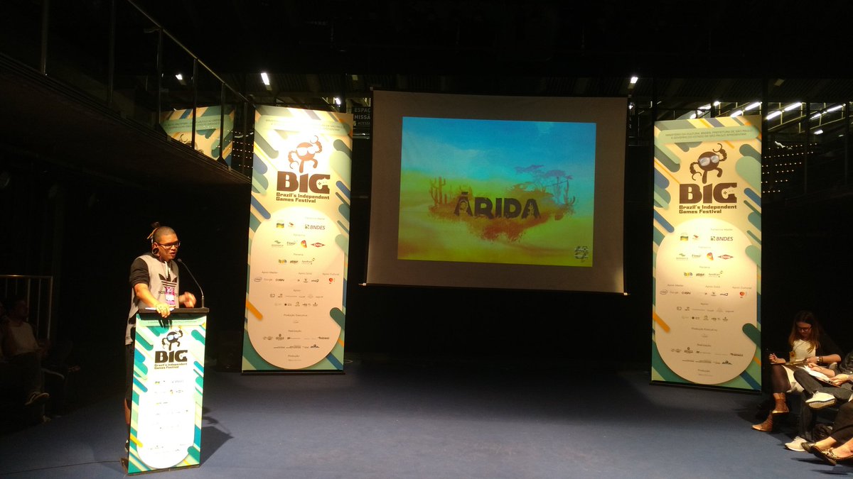 BIG_Festival's tweet photo. Felipe Ferreira, da Aoca Game Lab, apresenta o game Árida, primeiro concorrente a Melhor Jogo Educacional. #BIGStarter2017 https://t.co/HJiFNpP4MH