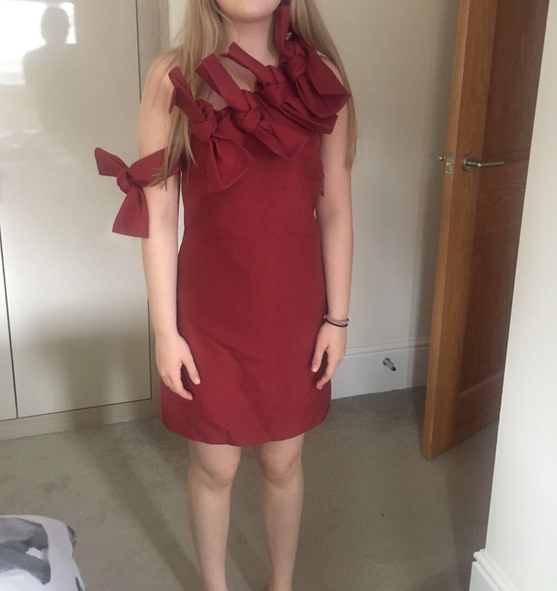 KatestapletonXx's tweet image. Our poor meg 😭😭😂😂 @megan_humphreys don't order ur prom dress online 🙂😂