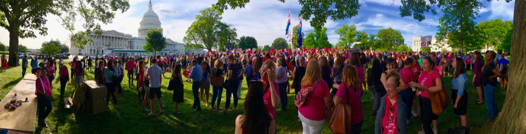 BoydChill's tweet photo. Democracy on THE HILL...  #sparksb4da4th!!! https://t.co/qgYl0QmcLc