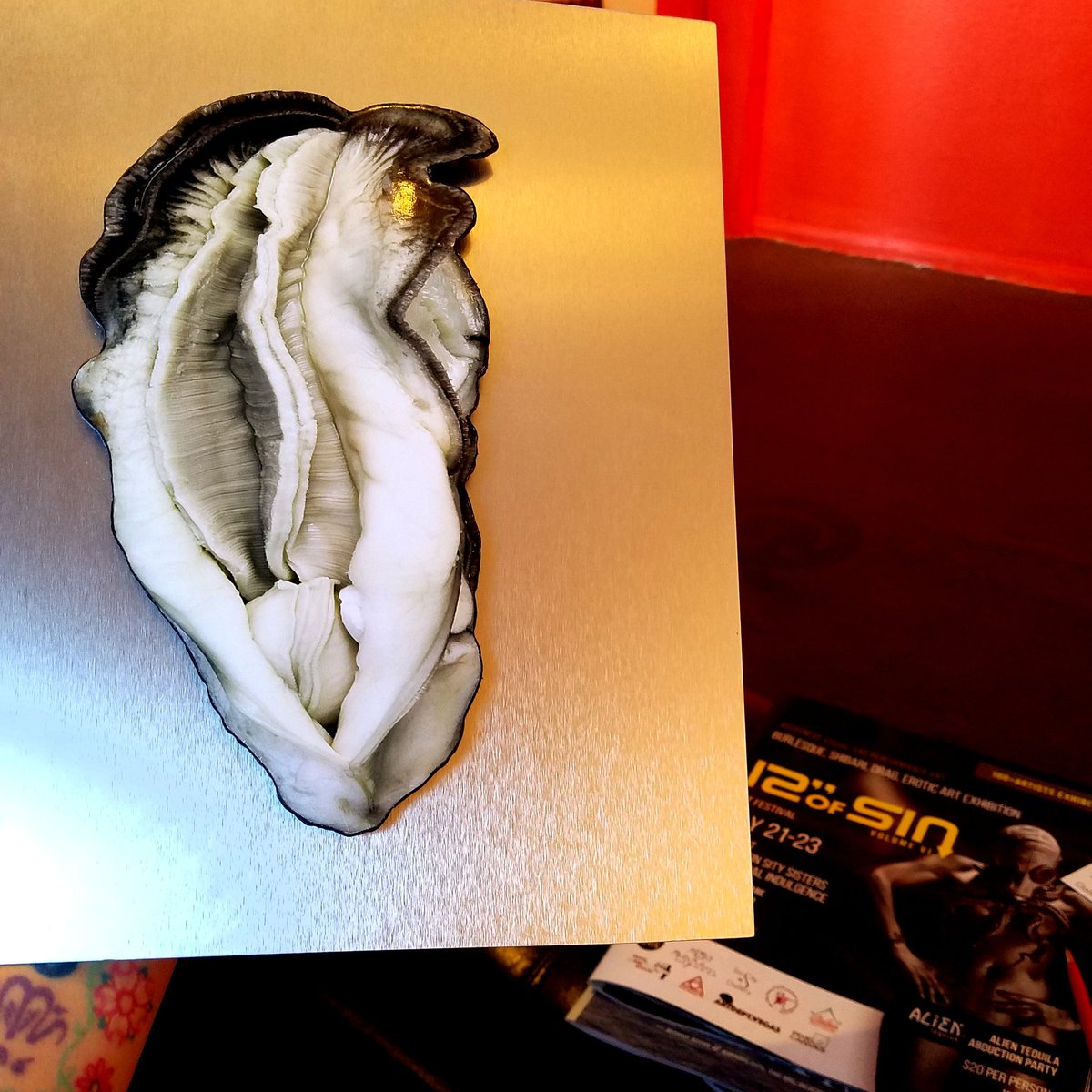 Oyster anyone? Love this piece by Andy Frasheski.
SinCityGallery.com
#SinCityGallery #12ofsin #ModernProvocateur