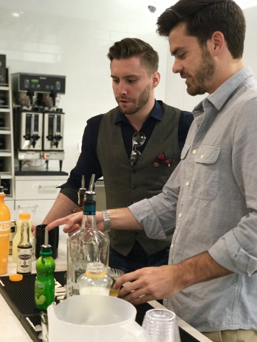 Mag Mile enjoyed a complimentary, on-site #Mixology class hosted by #CraftYours! Our members learned to make a Spicy Mexican Mule. Yum! 🍹🍸