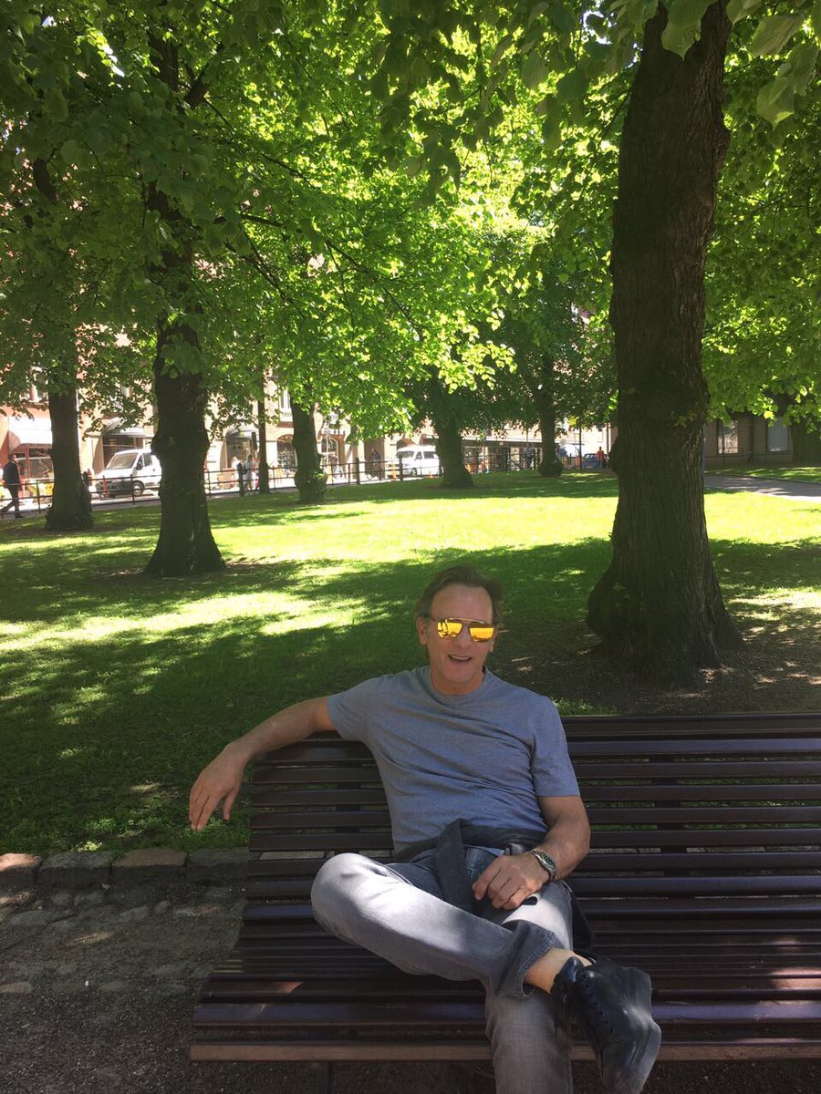 MarcoBeteta's tweet photo. Paseando en Helsinki @mulcowatches #mulcoeyewear #mulcostyle @VisitHelsinki https://t.co/O8kgo9BoXf