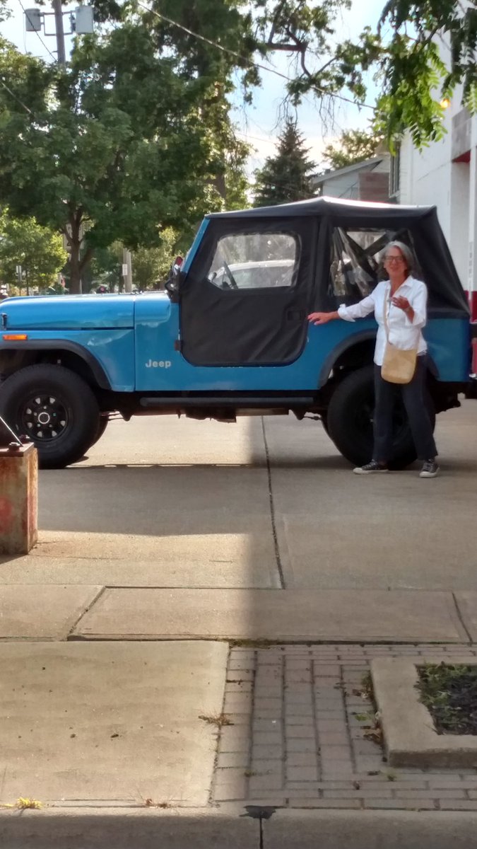 7DIRTYSLOTS's tweet photo. @THEJeepMafia @JKMudGirl look at this cool jeeper picking up her #roadrocker https://t.co/NW77hPDBkZ