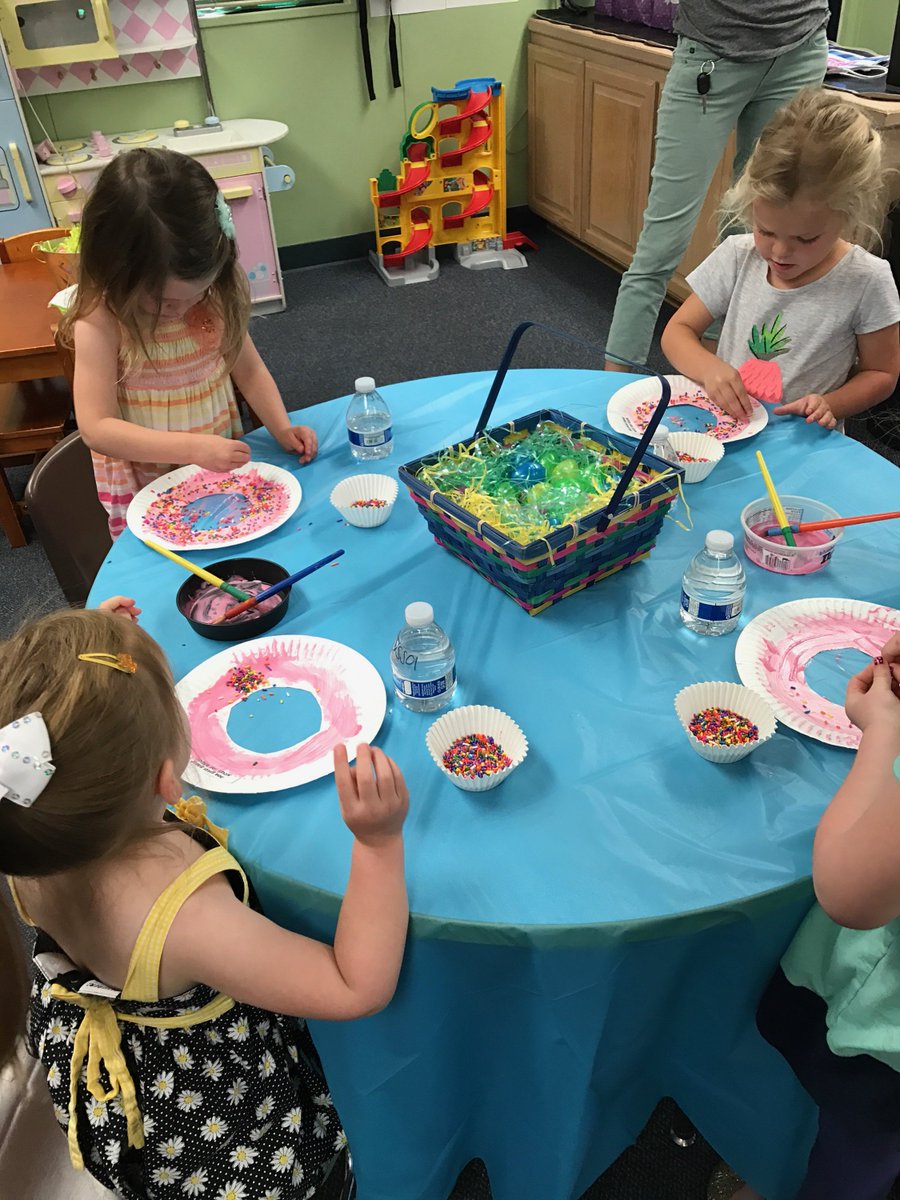 mhcssaints's tweet image. 🍩 Donut making fun in Preschool! 🍩 #mhcssaints
