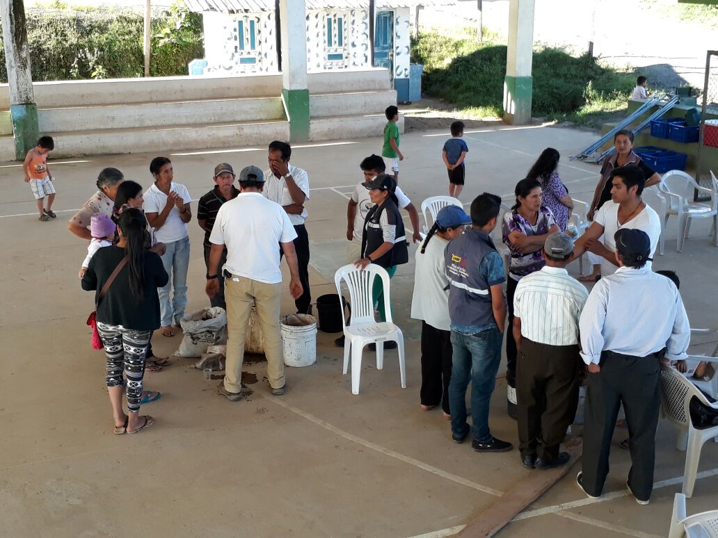Pato_Benalcazar's tweet photo. #InfoMAG| Productores aprenden a elabora insecticidas orgánicos a base de plantas con principios plaguicida, sector #Tapala #Palanda https://t.co/QV0dkac6mT