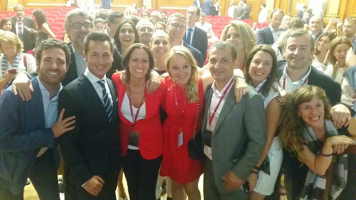 RodolfoTesone's tweet photo. La candidatura de @MariaEugeniaGay ha ganado las #eleccionsIcab2017 Enhorabuena decana!!! y equipo #PassioPelDret Millón de gracias a tod@s https://t.co/tlvlChKaB9