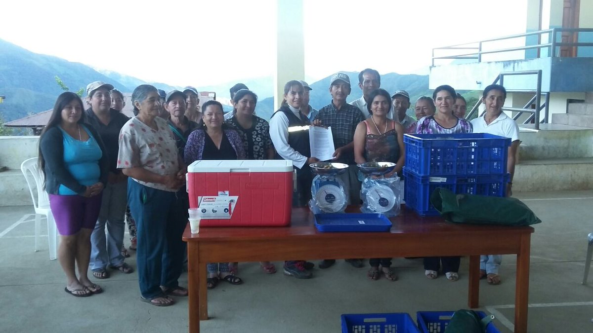 Pato_Benalcazar's tweet photo. #InfoMAG| Entrega de kits para fortalecer la feria #AgroEcológica en la que participan socios de la Aso. Agropecuaria #Valladolid #Tapala https://t.co/Tyu9cfP5jS
