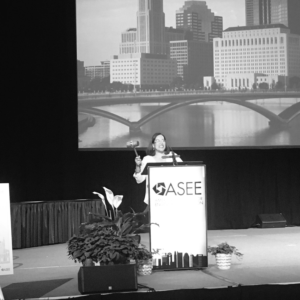 WalterLeePhD's tweet photo. Congratulations, President Watford!! Well deserved 🤗 #MyPresidentIsBlackAgain #ASEE2017 https://t.co/nX86aWaNSk