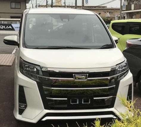 新車情報広場 Twitterissa 三菱ｅｋスペースカスタムと トヨタ 新型ノアって微妙に似てません 豊田彰男社長 ﾟ ﾟ ｴｯ 画像元 T Co Xlzzee9oix