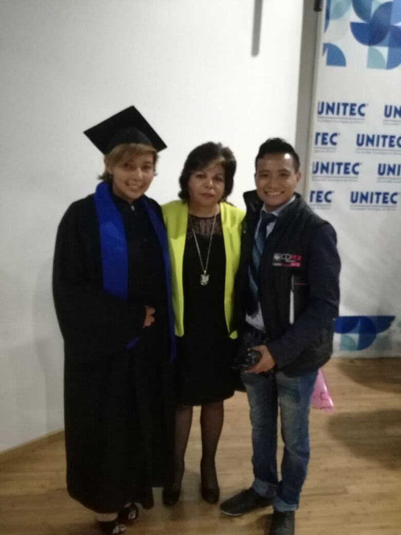 KarenQuirogaA's tweet photo. Es un honor estar presente en la ceremonia de fin de curso y entregar diplomas a beneficiarios @P_Prepa_Si del @CdeBachilleres 6 y #CETIS 53 https://t.co/VBGruH3giq