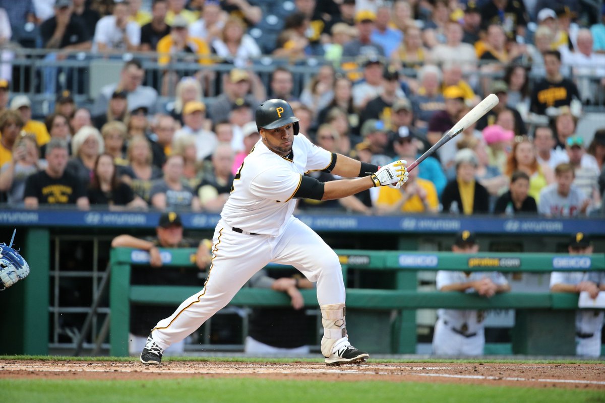 Pirates's tweet image. #EliasSaysGO!

Diaz with a 2-run knock to right and your Bucs take a 4-1 lead here in the opening frame!