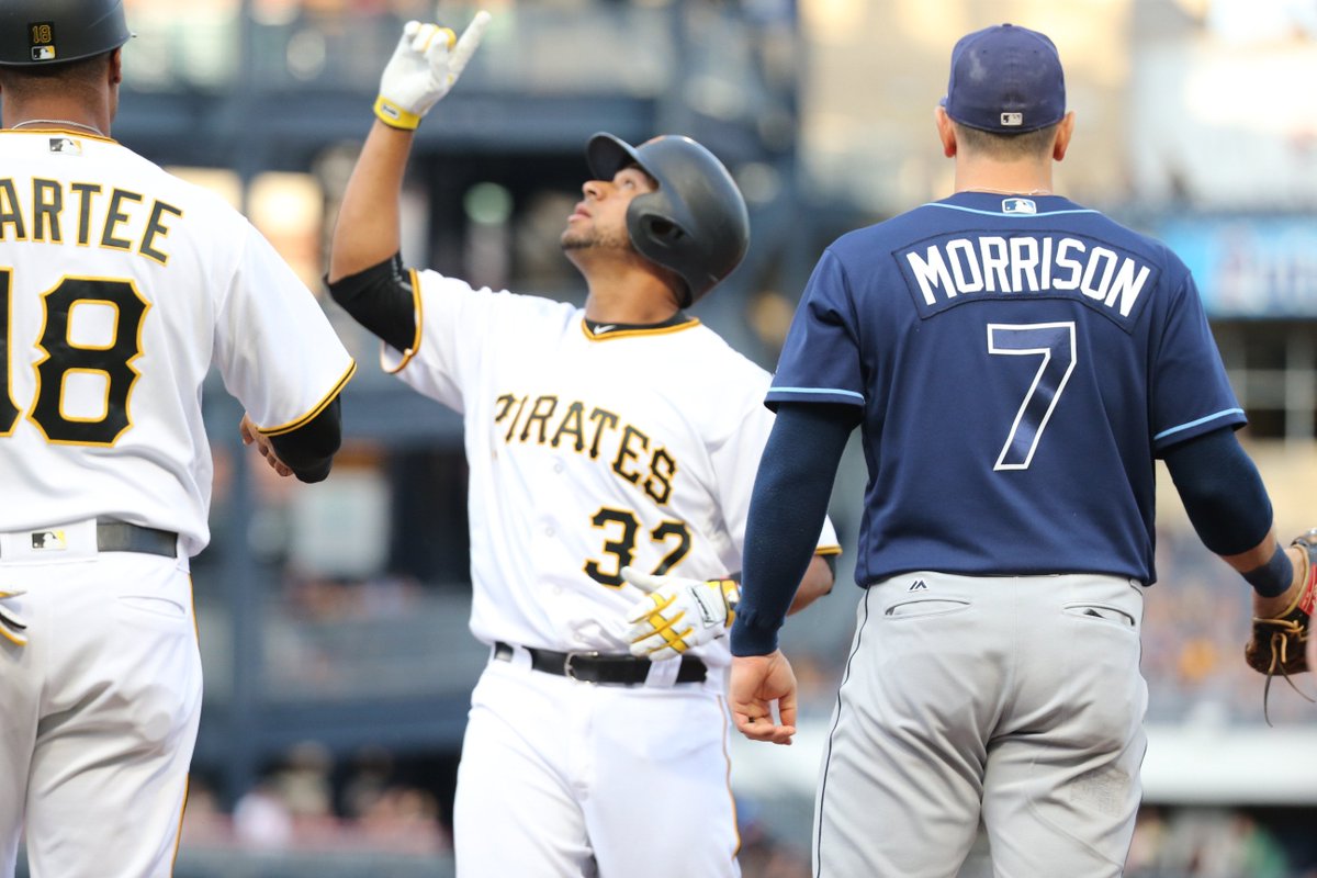 Pirates's tweet image. #EliasSaysGO!

Diaz with a 2-run knock to right and your Bucs take a 4-1 lead here in the opening frame!