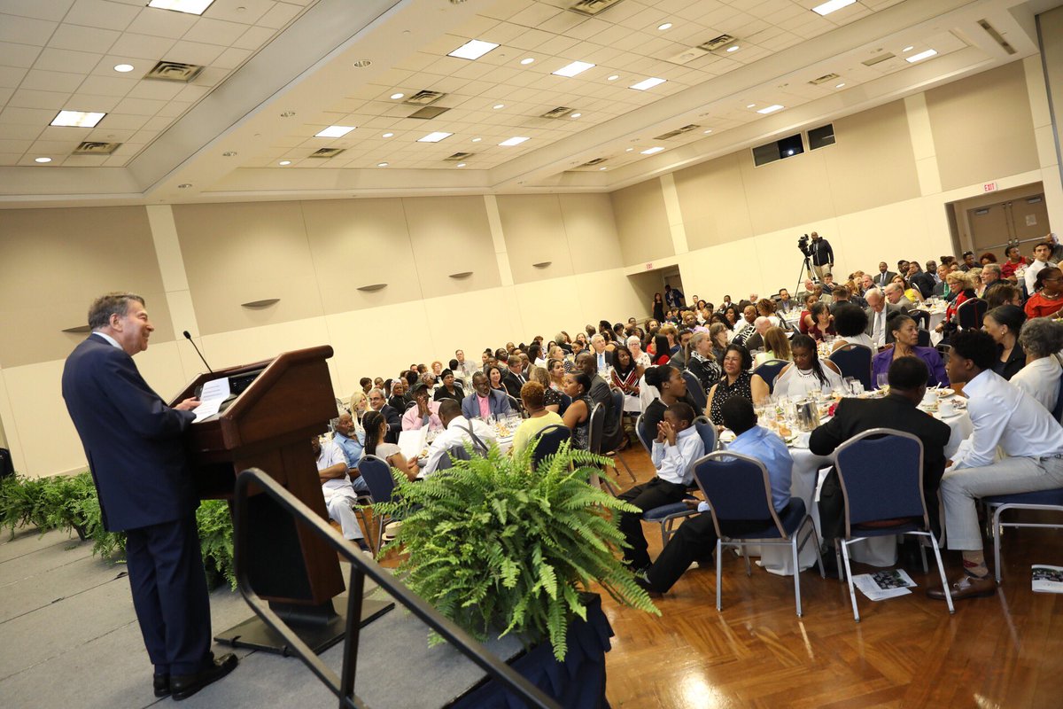 .<a href="/CafritzFdn/">Cafritz Foundation</a> President and CEO Mr. Calvin Cafritz welcoming tonight's guests of honor. #CafritzAwards