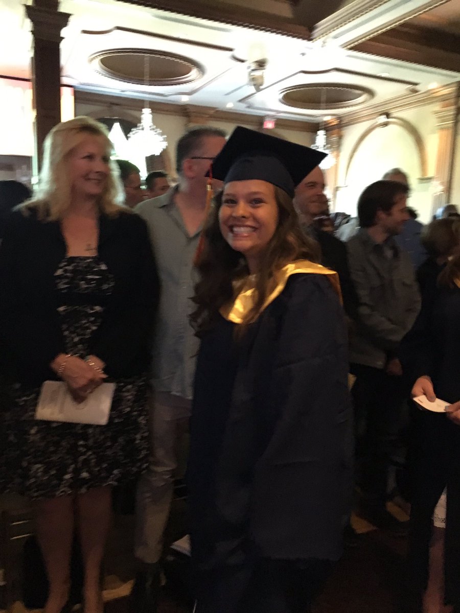 MsSacino's tweet photo. Congratulations on your graduation @KCostaris 🎉🎉🎉 I promised you I'd send you a tweet 😊 https://t.co/4VzJHGyHX5