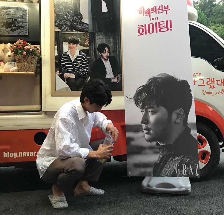 NJHBrasil's tweet photo. [INSTAGRAM] 23.06.17
skawngur: 🙈🙏🙏
https://t.co/a1LajLMFMD https://t.co/SLklrXpxyr