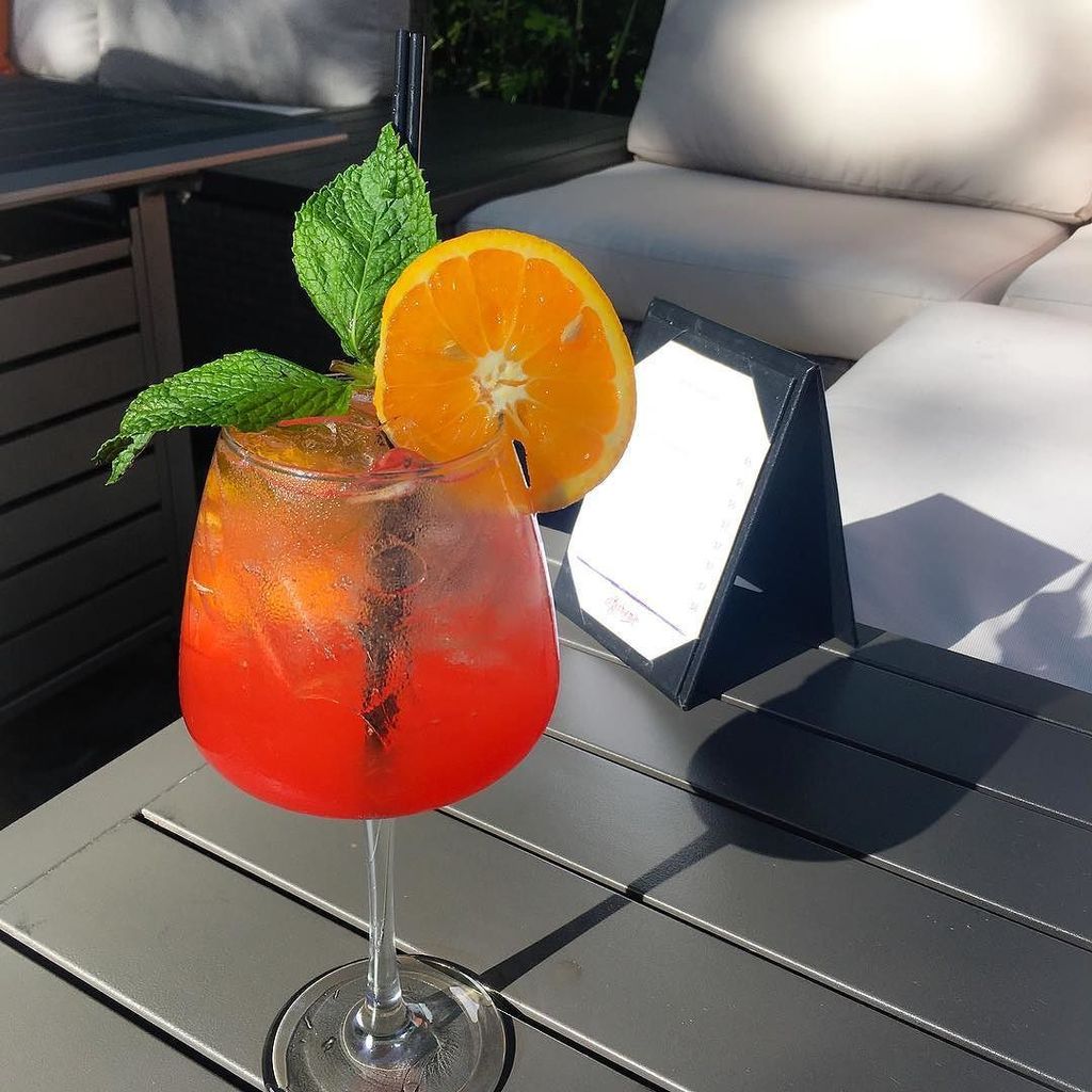 "Come taste our new refreshing Campari Spritz for cocktail hour today at La Boheme." <a href="/labohemeweho/">La Boheme</a> #westhollywood … ift.tt/2tmFPCI