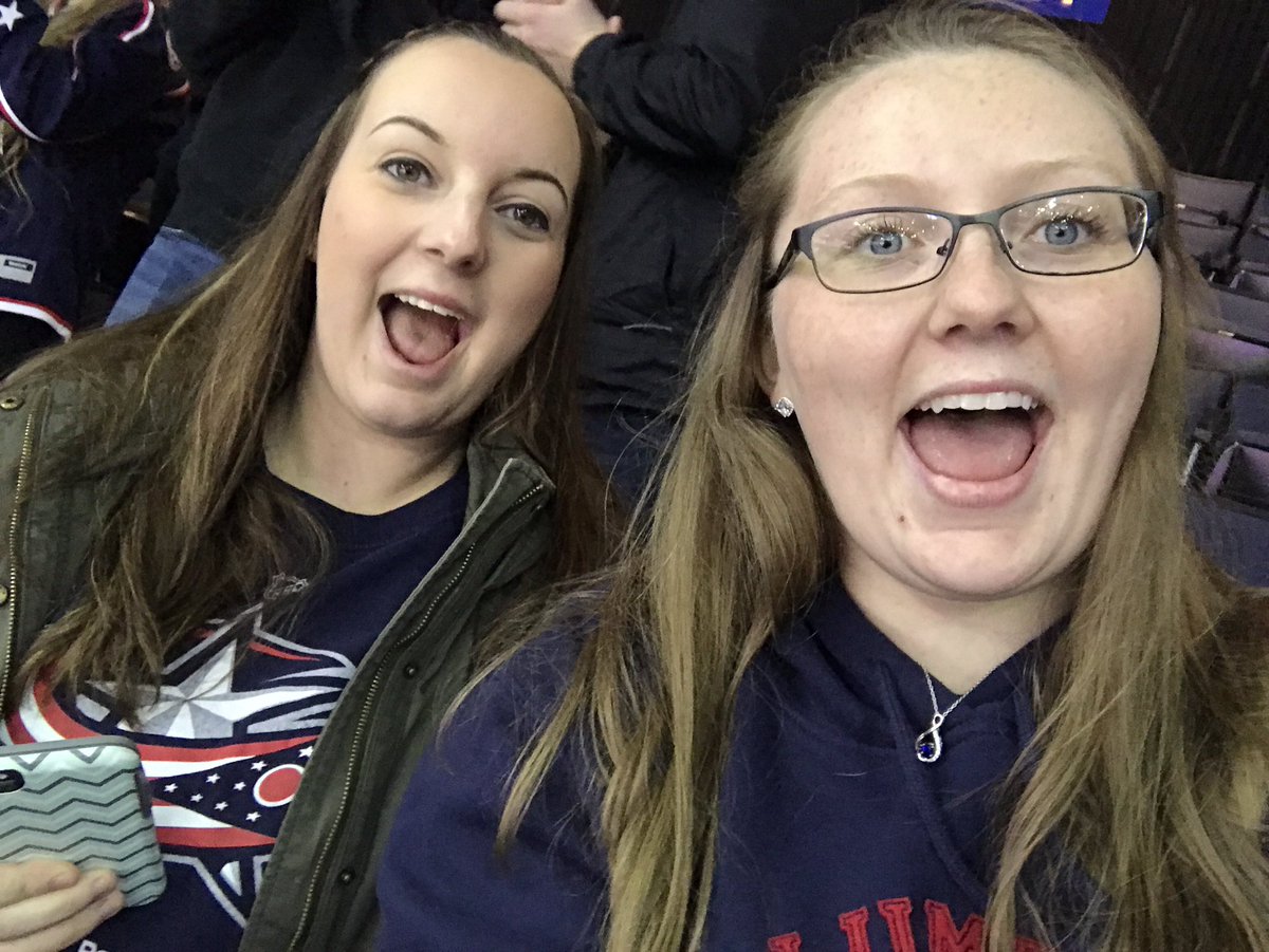 emilysinger4's tweet image. Why must all my cool friends from college live so far away from me? 🙁🙁#imissyouall