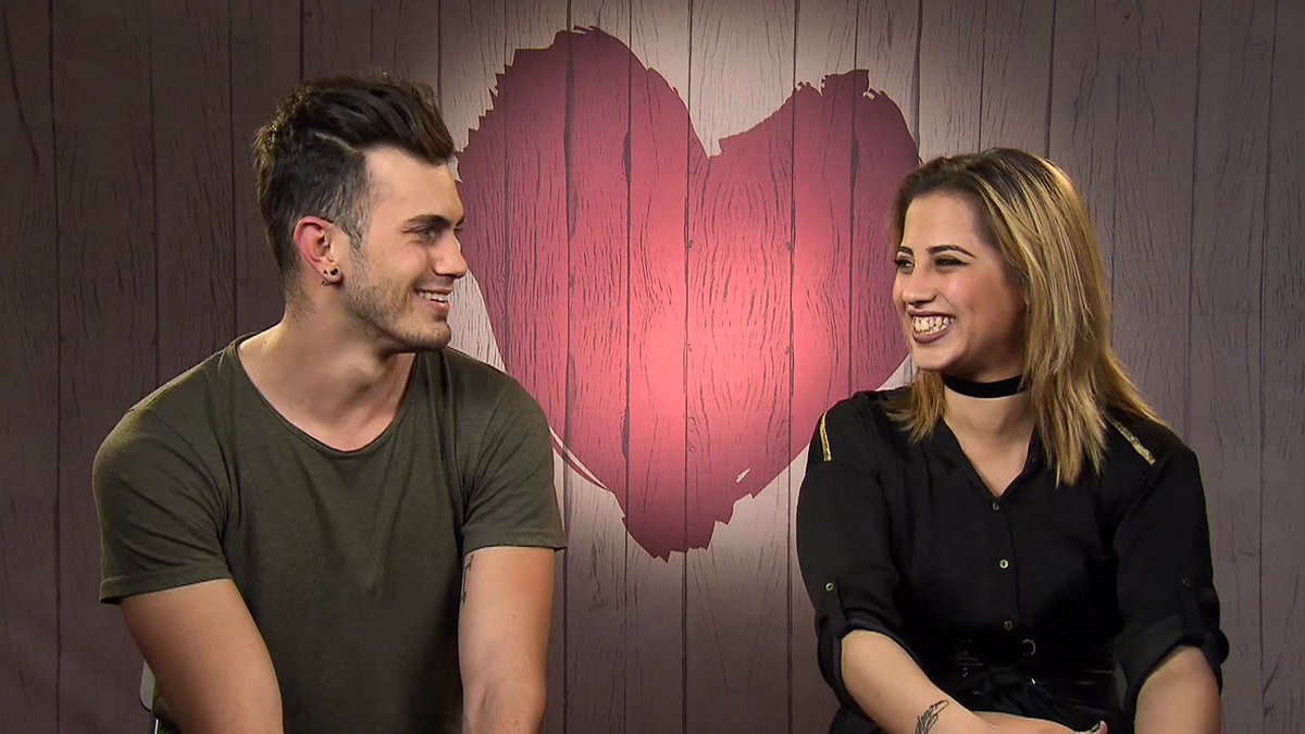 MedInfinityES's tweet photo. ¡Vaya pareja! Pol, el chico que susurraba a las motos y Ana, obsesionada con los andares. Su cita en #FirstDates368
https://t.co/E8xE7zG6Y4 https://t.co/Ccjx5P9iwY
