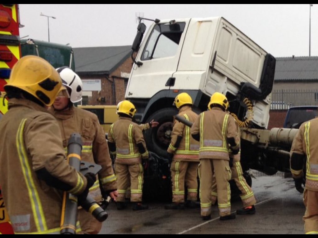 UKHeavyRescue's tweet photo. Don't forget Avon Frs Heavy Rescue Challenge, 8th July, Hicks Gate Fire Stn, keynsham, Bristol, All Lgv Scenario's plus trauma @_ukro https://t.co/o3bp5RQuRC