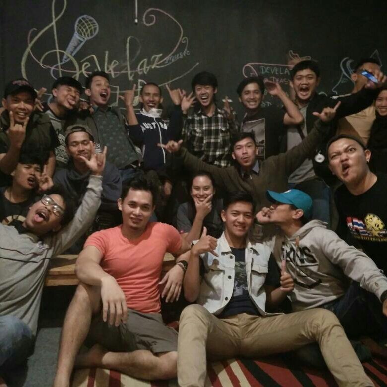 roro_aden's tweet photo. #FotoProfilBaru https://t.co/V9l9NWG7Xo